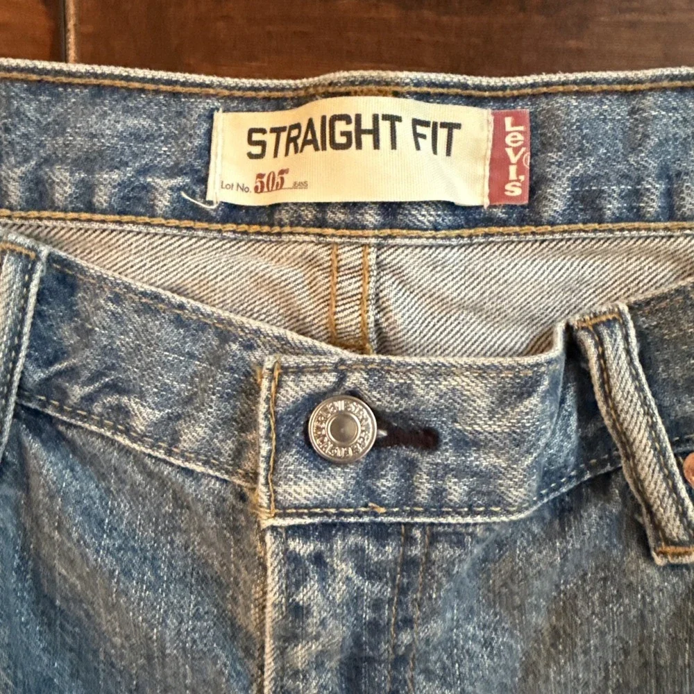 Levis 505 Straight Fit Denim Shorts Size 36 Inseam 9.5